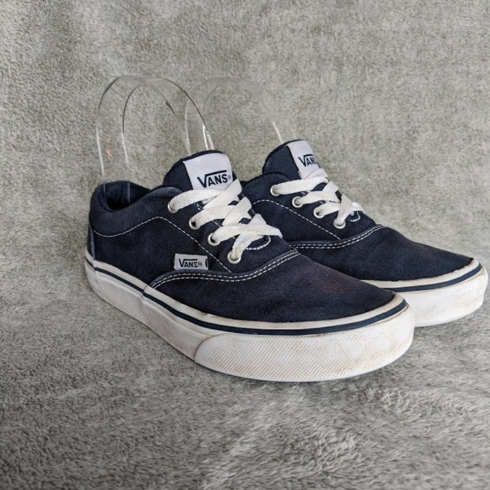 Classic Low Top Vans Youth Size 2Y - Picture 1 of 7